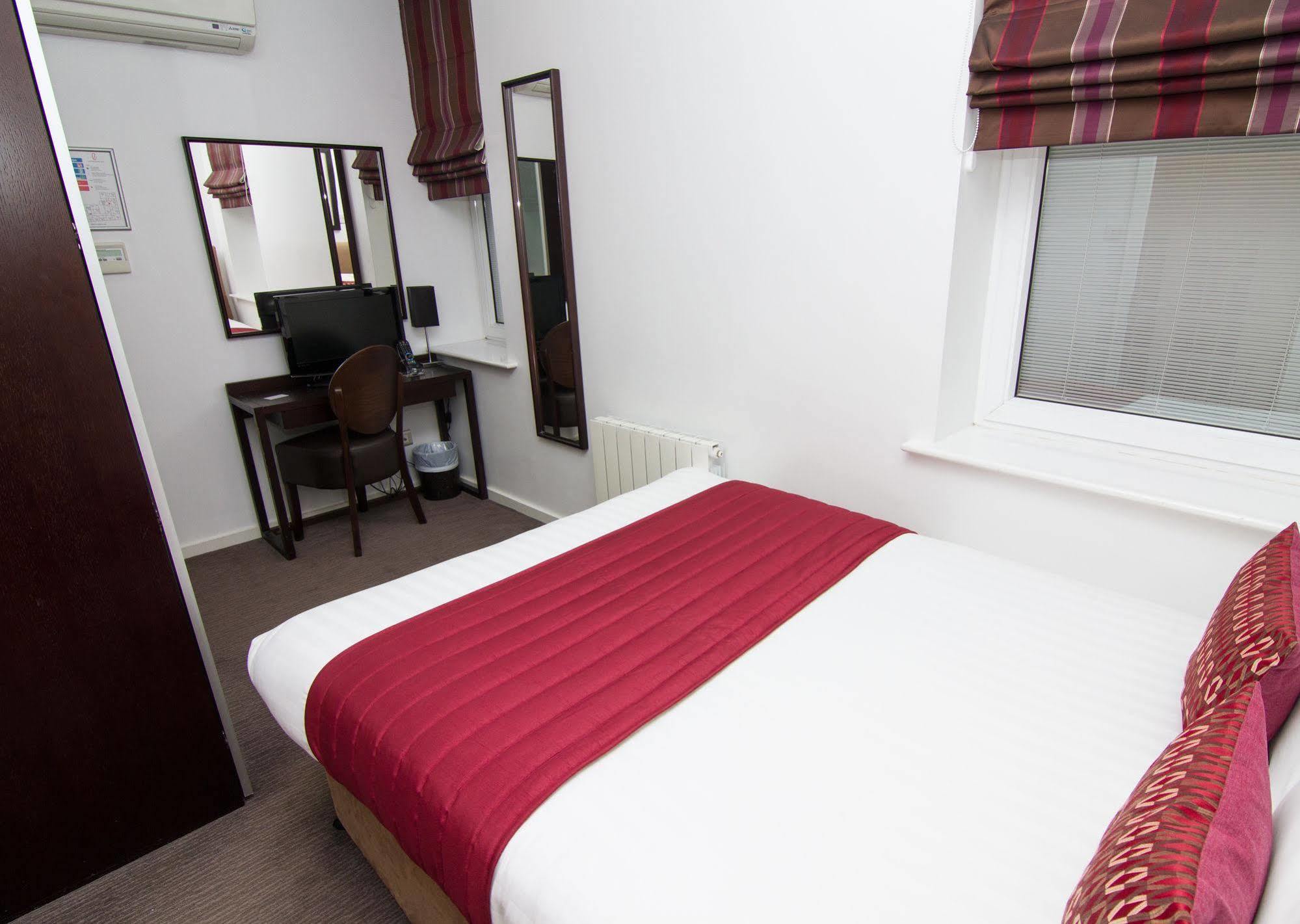 Hotel Euston Square 3*